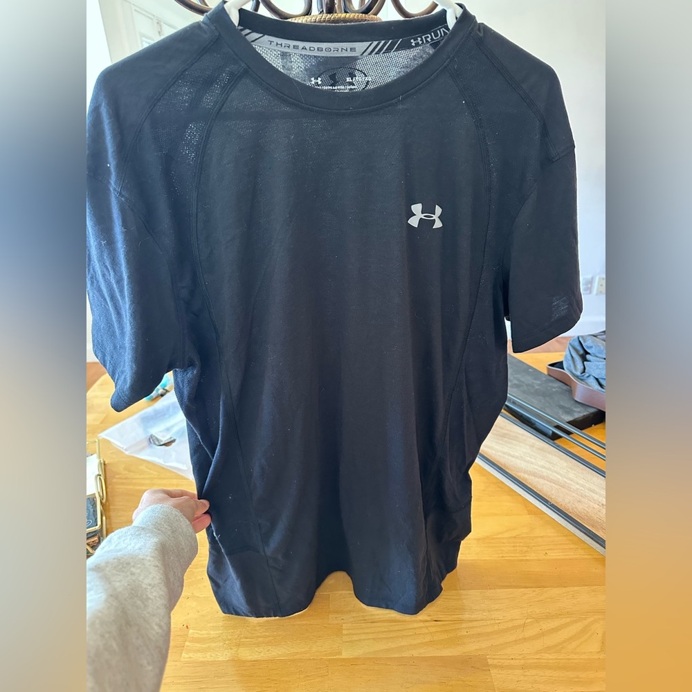 Under Armour heat gear t-shirt XL
LIKE NEW